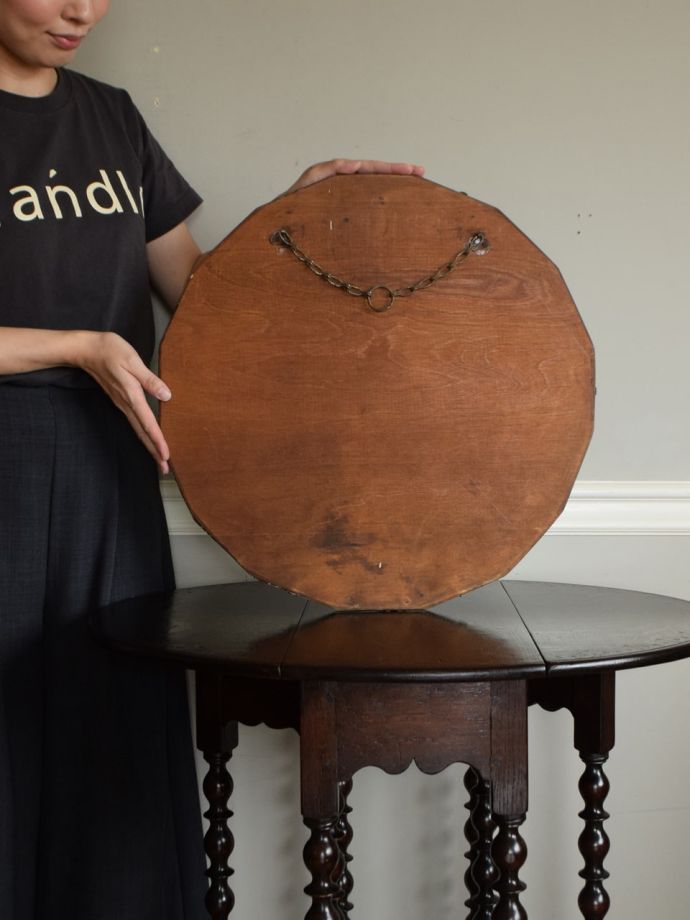 アンティークの鏡の裏