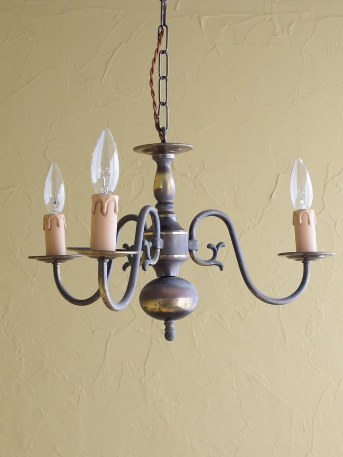 シャンデリアの灯り