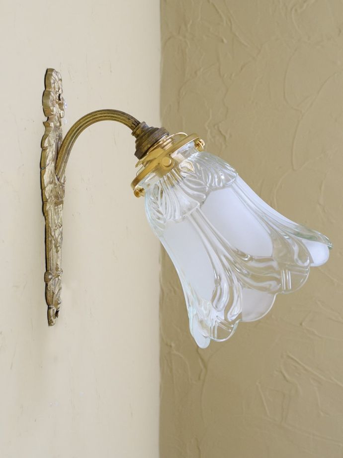 壁付けブラケットの側面