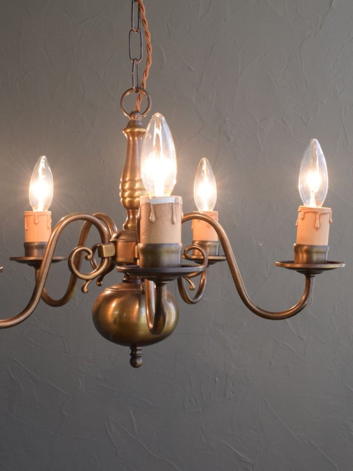 アンティークのシャンデリア