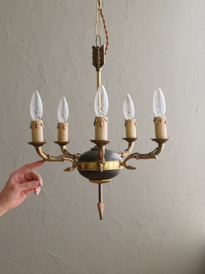 アンティークの真鍮製シャンデリア