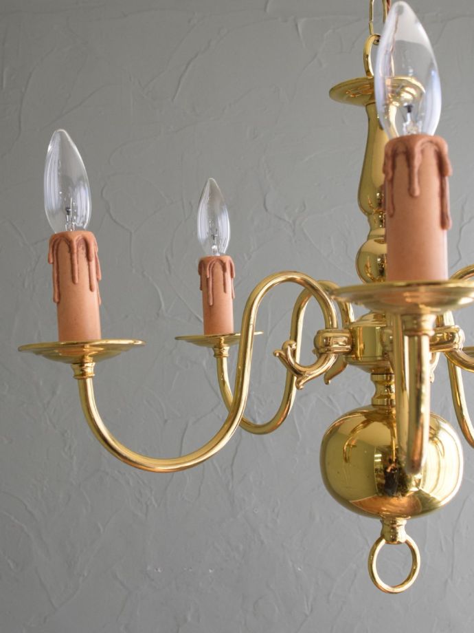 真鍮のシャンデリア