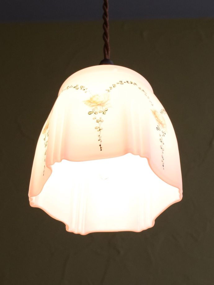 アンティーク照明の美しい灯り