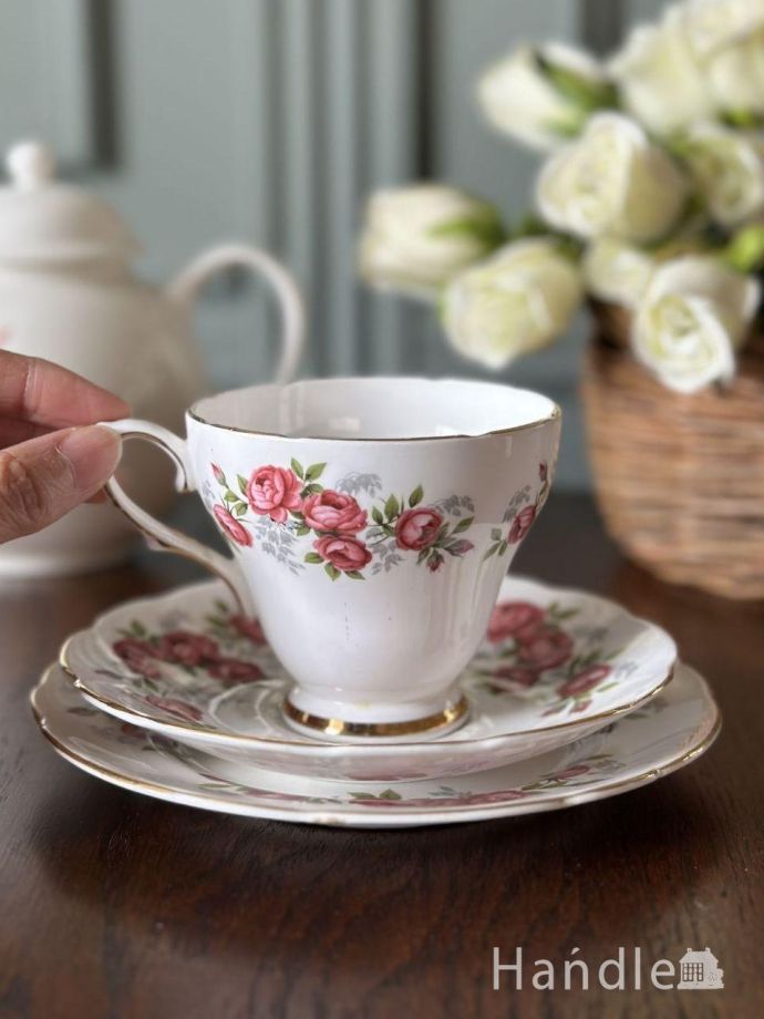 イギリスのカップ&ソーサー(トリオ)