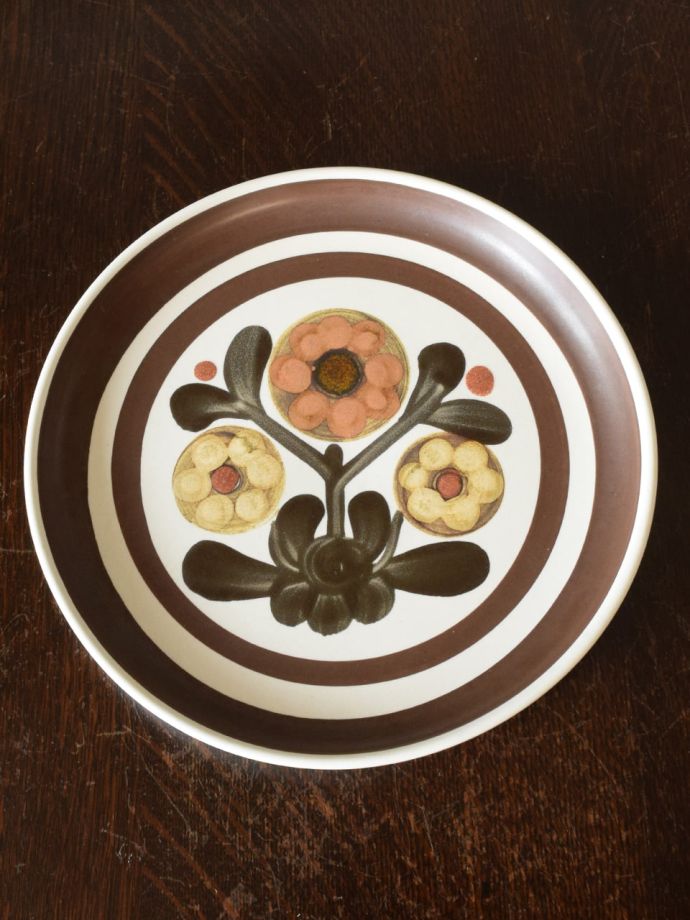 英国アンティークのおしゃれな食器