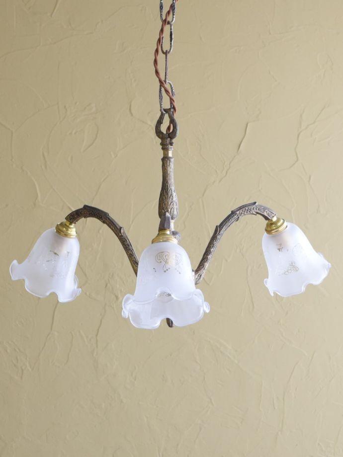 シャンデリアの灯り