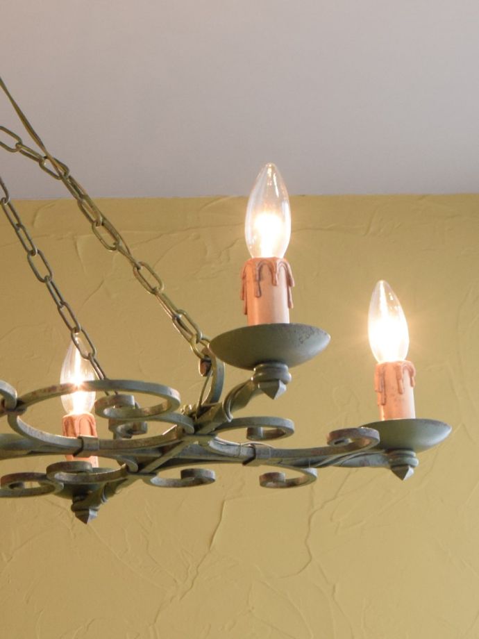 アンティークのお花のシャンデリア