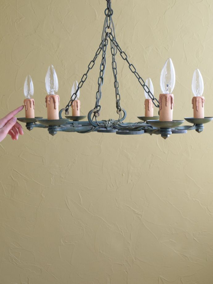 アンティークのシャンデリア