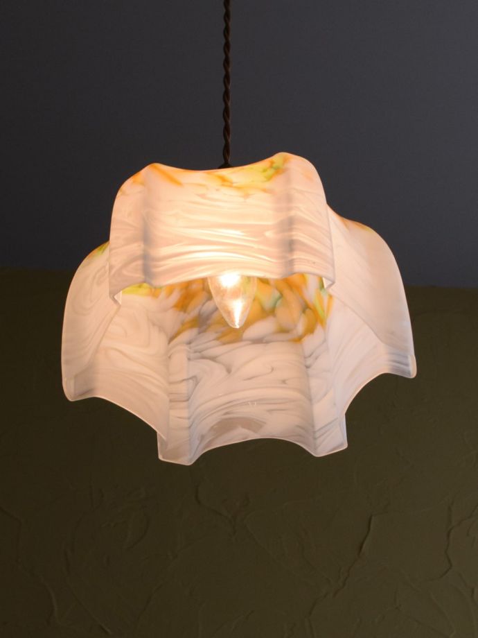 アンティーク照明の美しい灯り