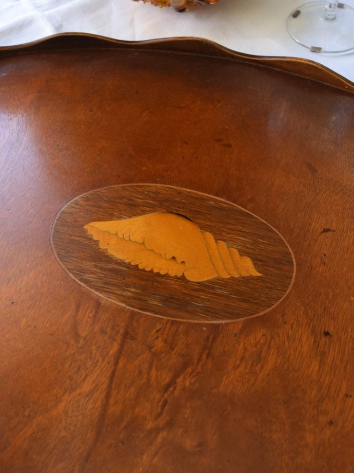 アンティークのトレイ