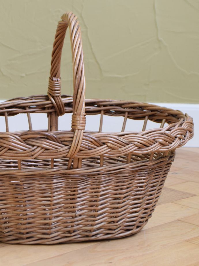 アンティークのバスケット