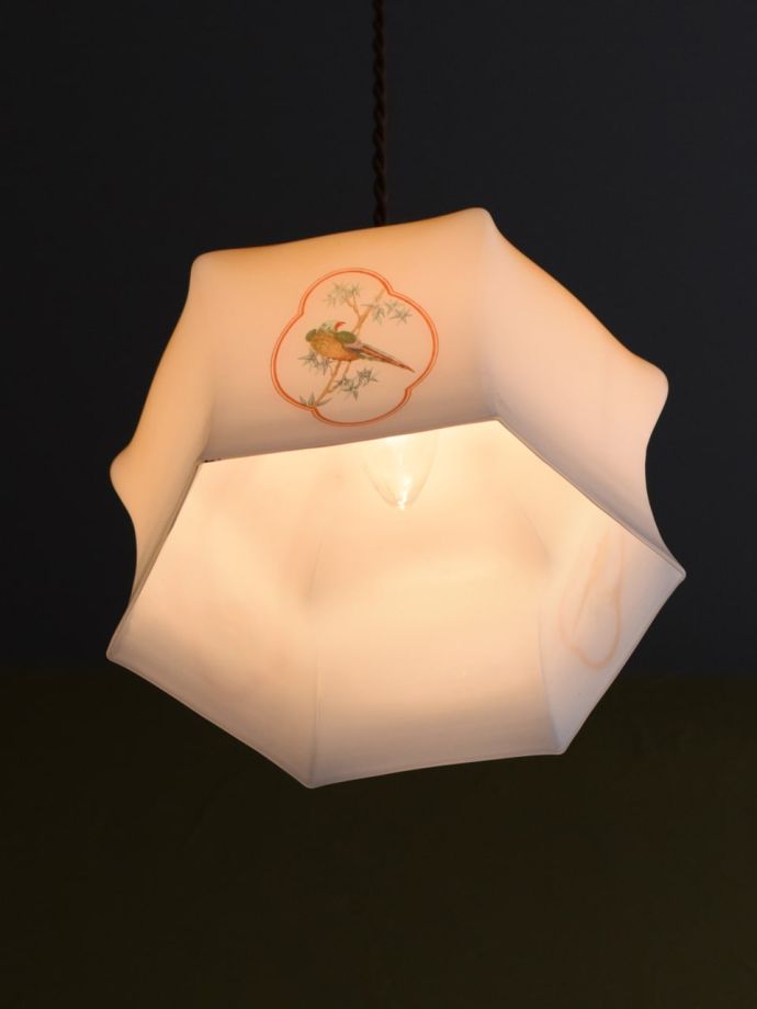 アンティーク照明の美しい灯り