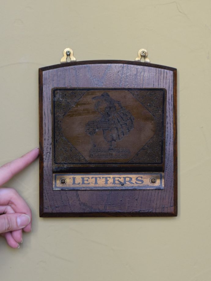 アンティークのレターラック