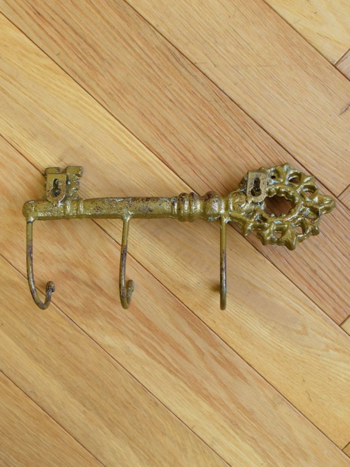 ウォールフックの後ろ姿