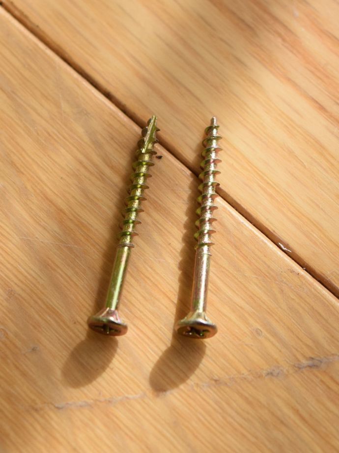 壁付けようのビス