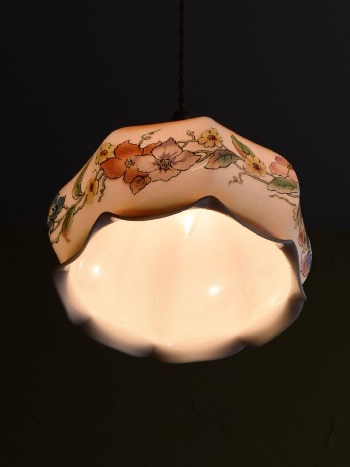 アンティーク照明の美しい灯り