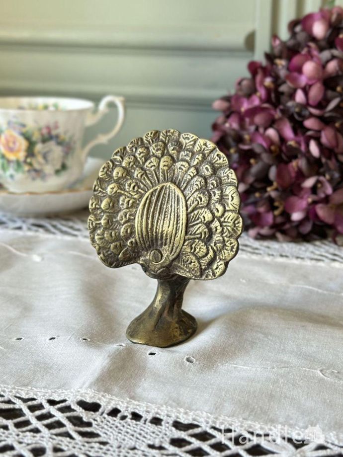 アンティークの真鍮オブジェ