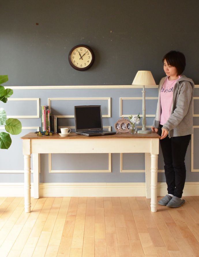 アンティークのデスク・書斎机 アンティーク家具 フランスのアンティーク家具、2トーンカラーのコンソールテーブル。広々とした横長のテーブル。(k-553-f-2)