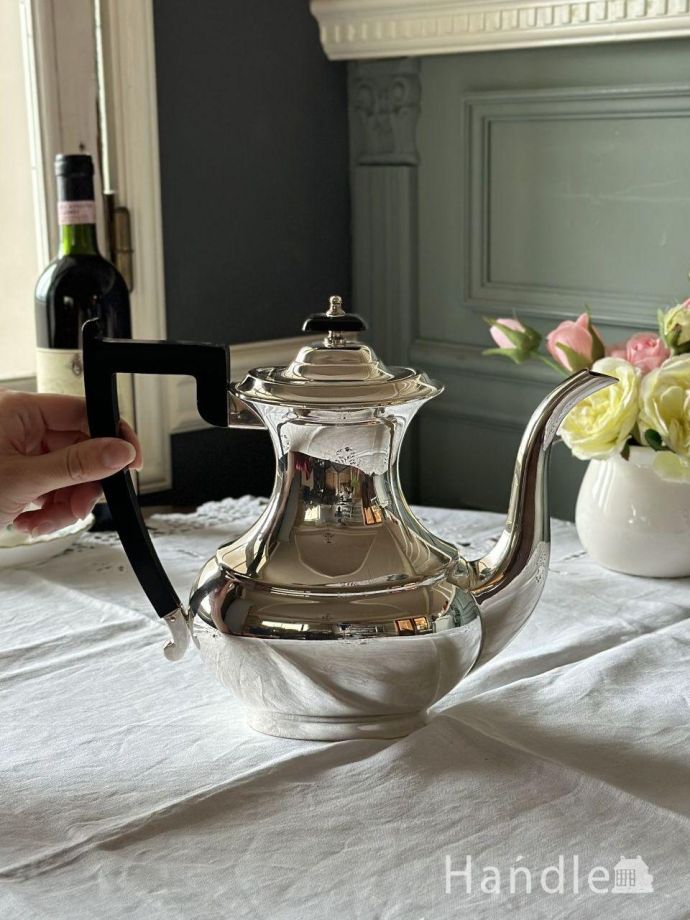 英国アンティークのおしゃれなポット、シルバープレートのコーヒー