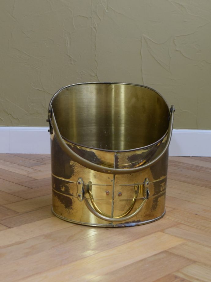 コールボックスの後ろ姿