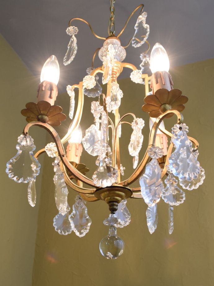 シャンデリアの灯り