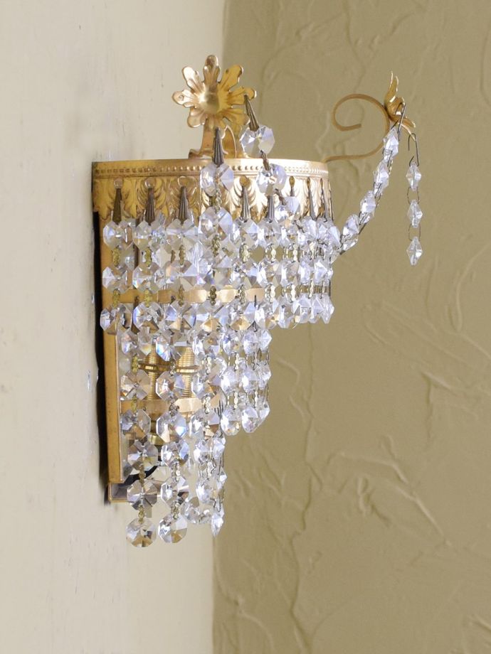 壁付けシャンデリアの側面