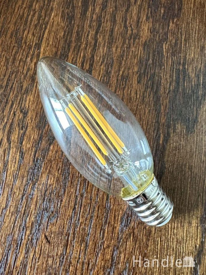 デスクライトの電球