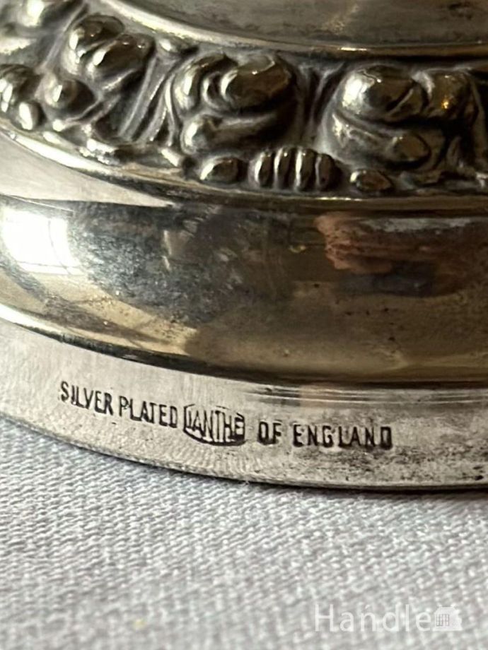 イギリスから届いたアンティークの一輪挿し、英国シルバープレートの