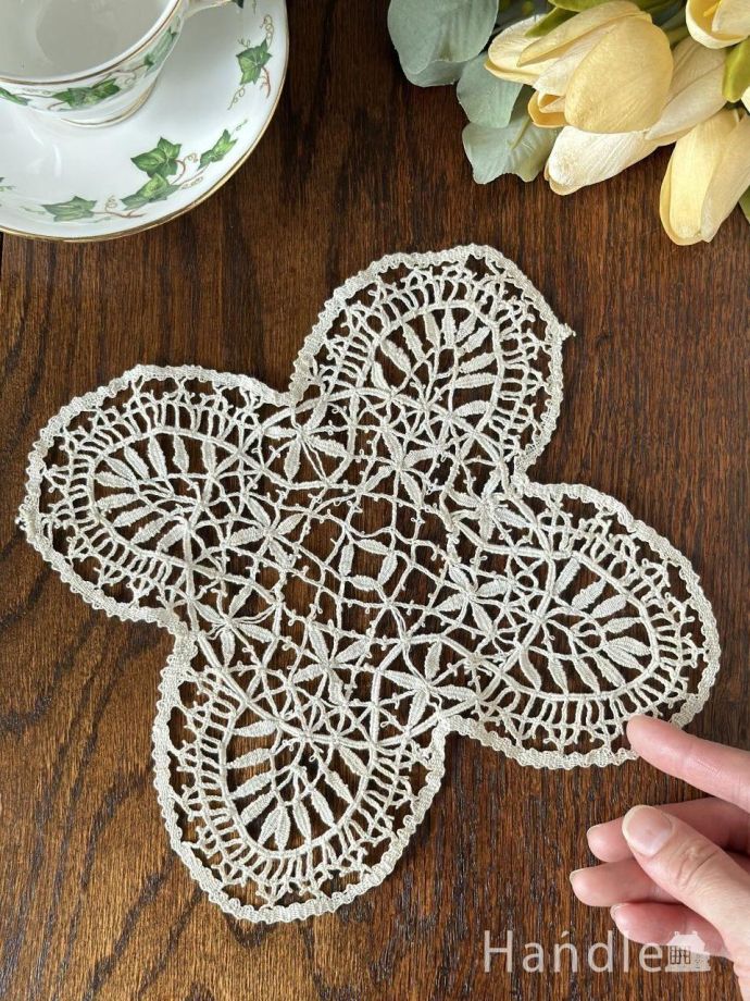 アンティークのレース