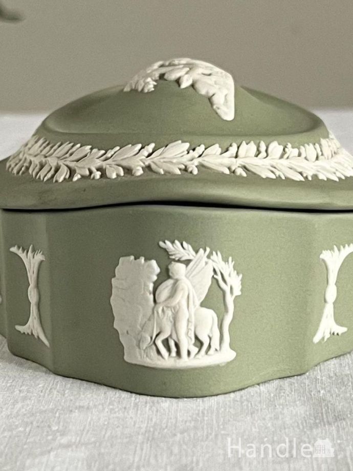 ジャスパーウェアの装飾