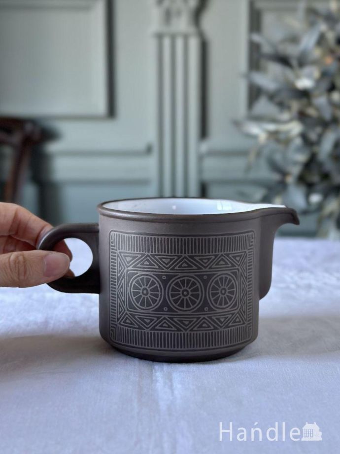 陶磁器のミルクピッチャー