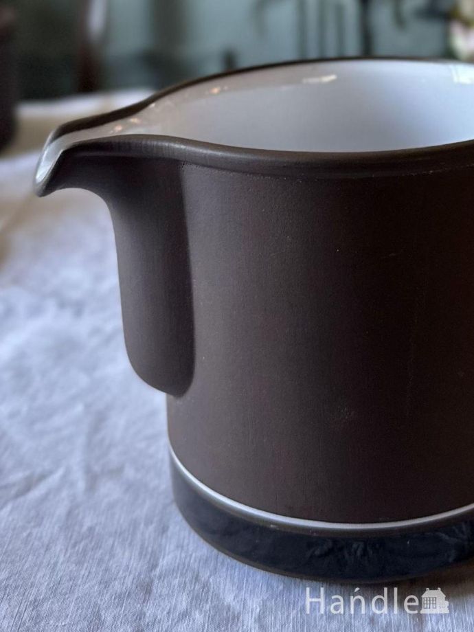 アンティークのミルクピッチャー