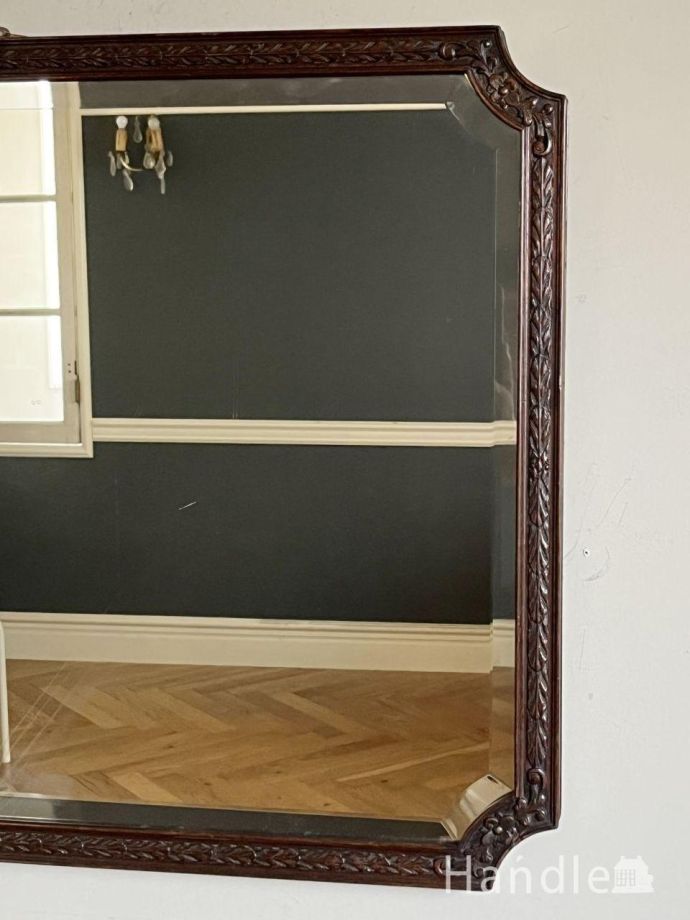 アンティークの美しい鏡