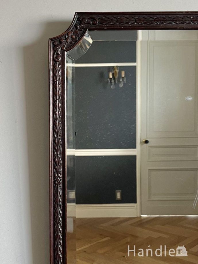 英国アンティークらしい装飾