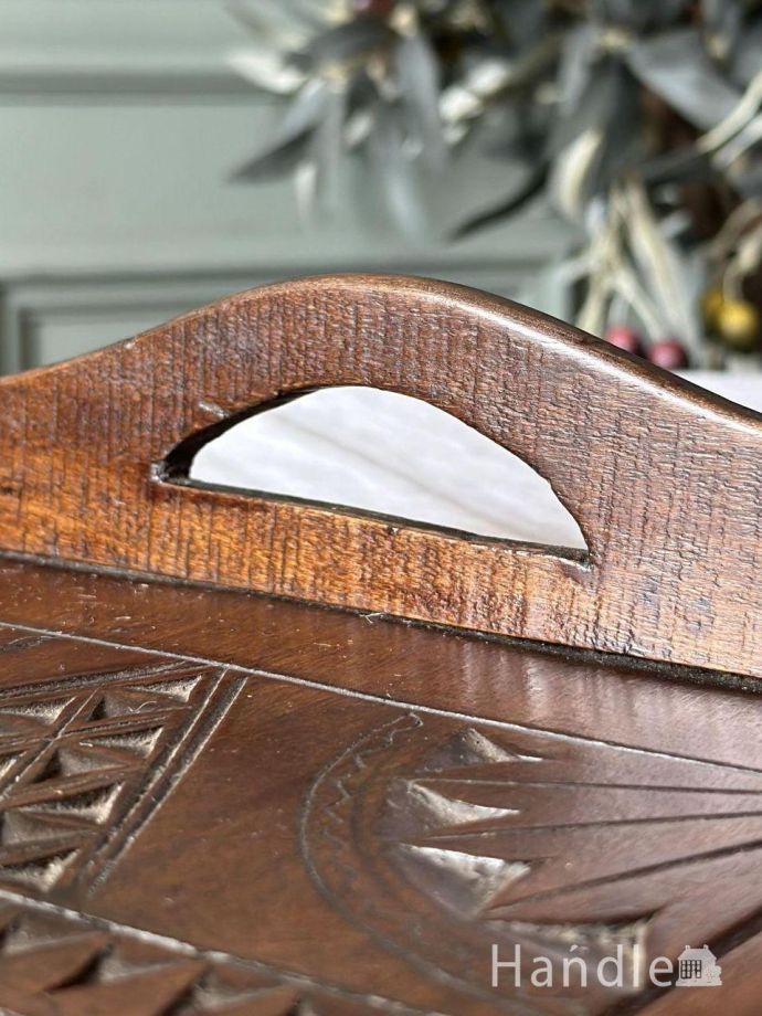 アンティークのトレイ