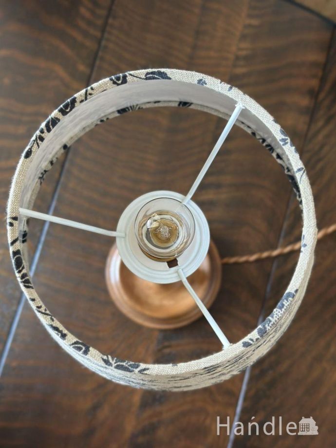 ホルダータイプのシェードです。