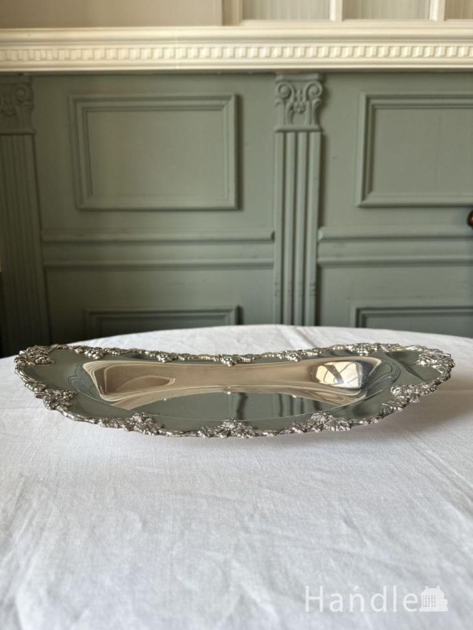 シルバープレートのトレイ