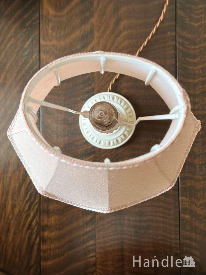 ホルダータイプのシェードです。