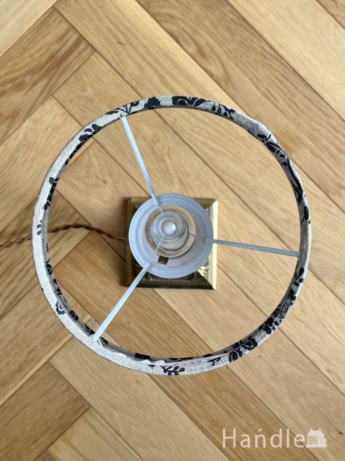 ホルダータイプのシェードです。