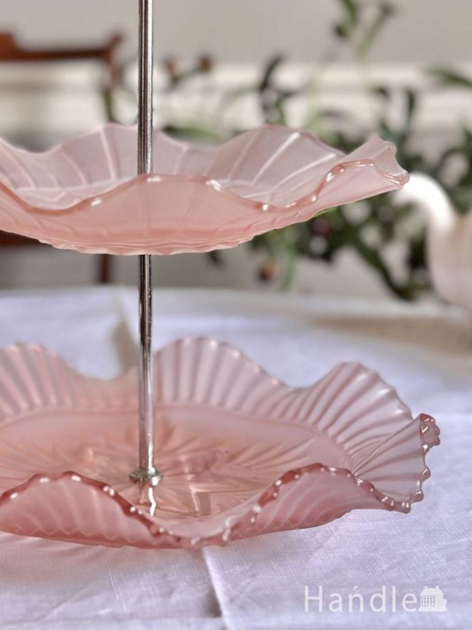 アンティークのケーキスタンド