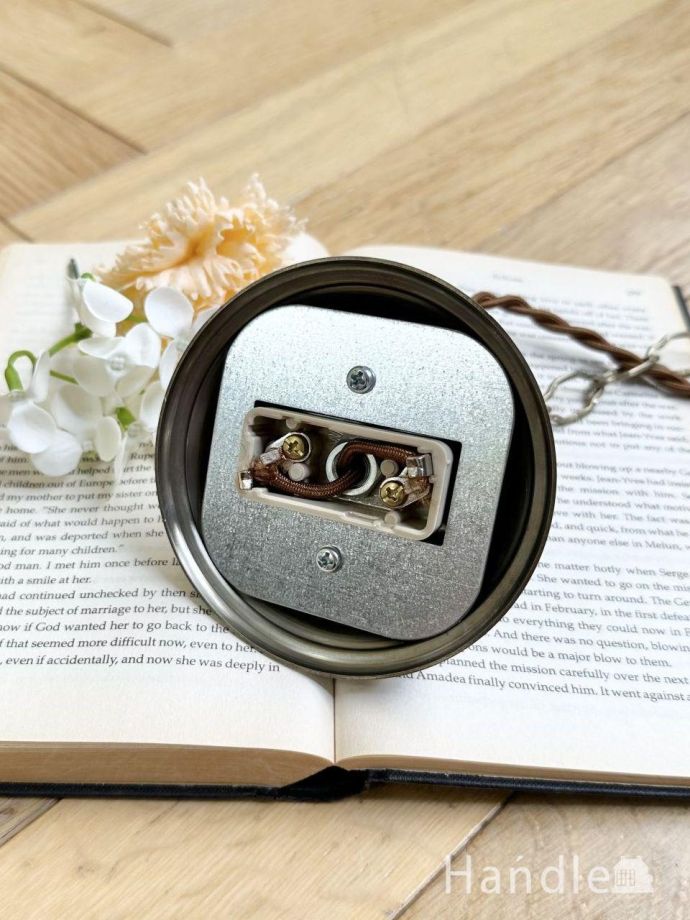 引っ掛けタイプの照明器具