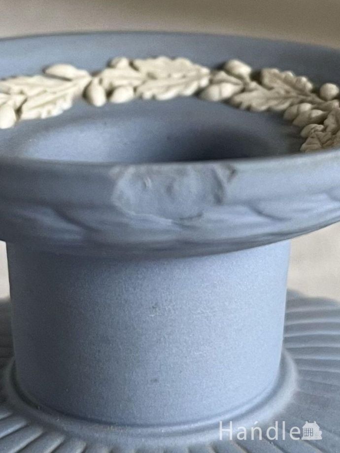 ジャスパーウェアのキャンドルスタンド、ウェッジウッドのペールブルー