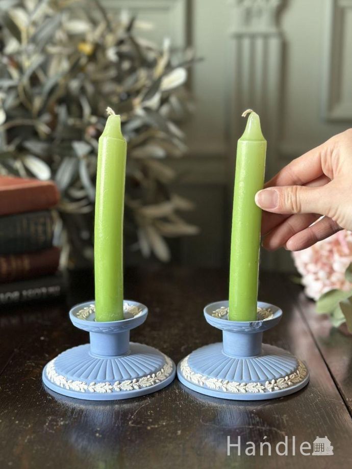 ジャスパーウェアのキャンドルスタンド、ウェッジウッドのペールブルー