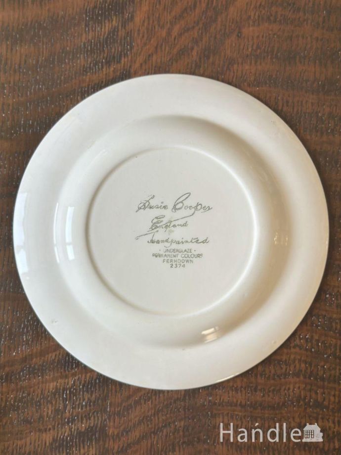 プレートの後ろ