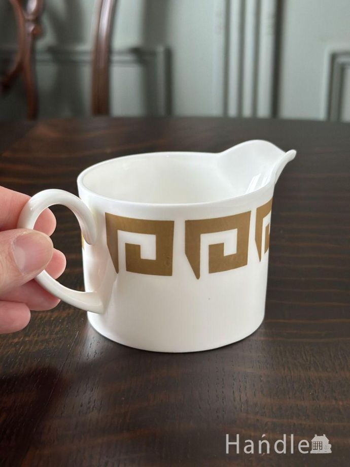 陶磁器のミルクピッチャー