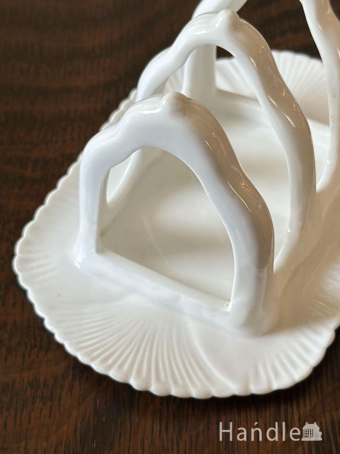 アンティークのトーストスタンド