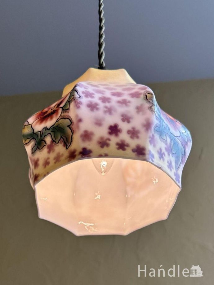 アンティーク照明の美しい灯り