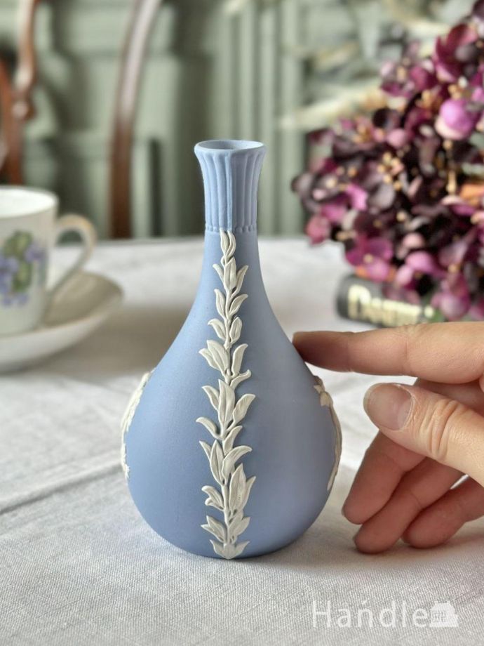 英国から届いたアンティークのジャスパーウェア、ウェッジウッド