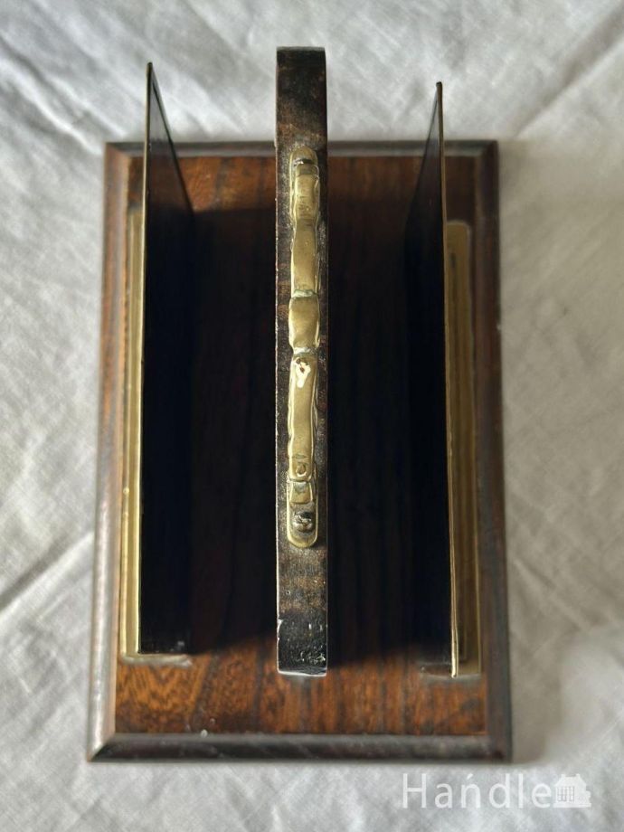 アンティークの真鍮レターラック