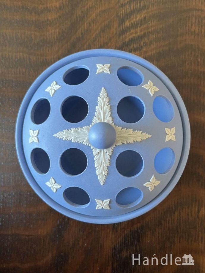 アンティークウェッジウッドのジャスパーウェア、ペールブルー色の